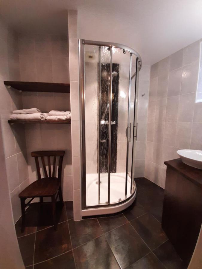 Logis Hotel Restaurant L'Auberge Du Chateau Muret-le-Chateau Екстер'єр фото