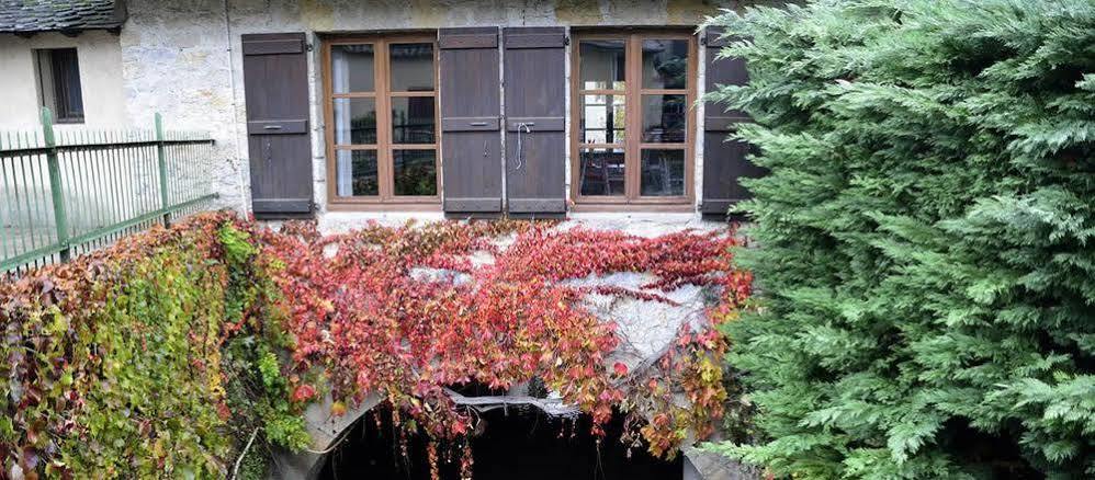 Logis Hotel Restaurant L'Auberge Du Chateau Muret-le-Chateau Екстер'єр фото