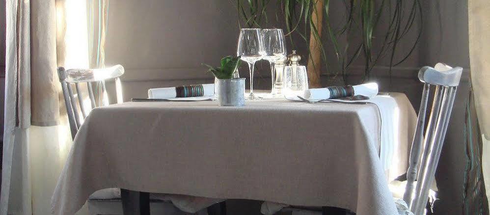 Logis Hotel Restaurant L'Auberge Du Chateau Muret-le-Chateau Екстер'єр фото